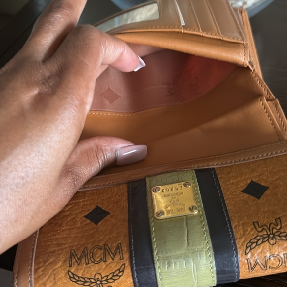 MCM Tan and Black Wallet with Signature Design - Picture 14 of 14